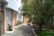 Neapoli Kreta, Neapoli: Großes Haus im Klosterstil - mit großem Balkon und Innenhof zu verkaufen Haus kaufen